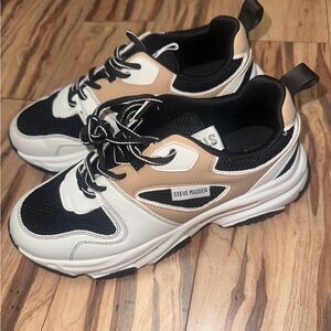 Steve Madden Sneakers